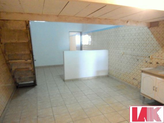 Casa para alugar com 1 quarto, 30m² - Foto 1