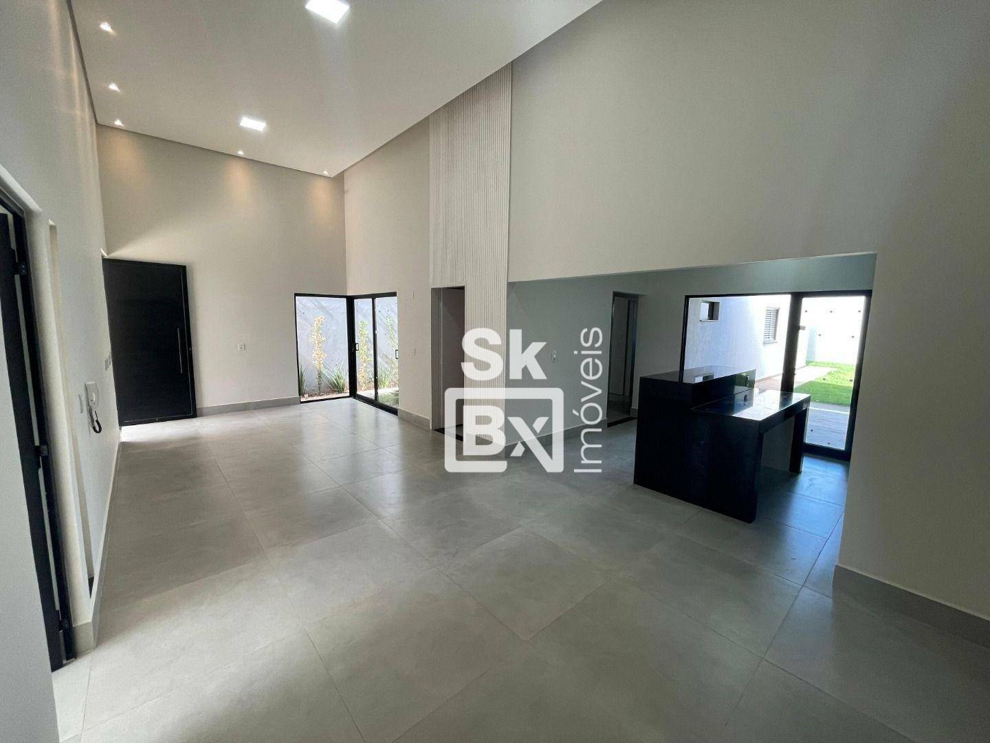 Casa à venda com 3 quartos, 158m² - Foto 1