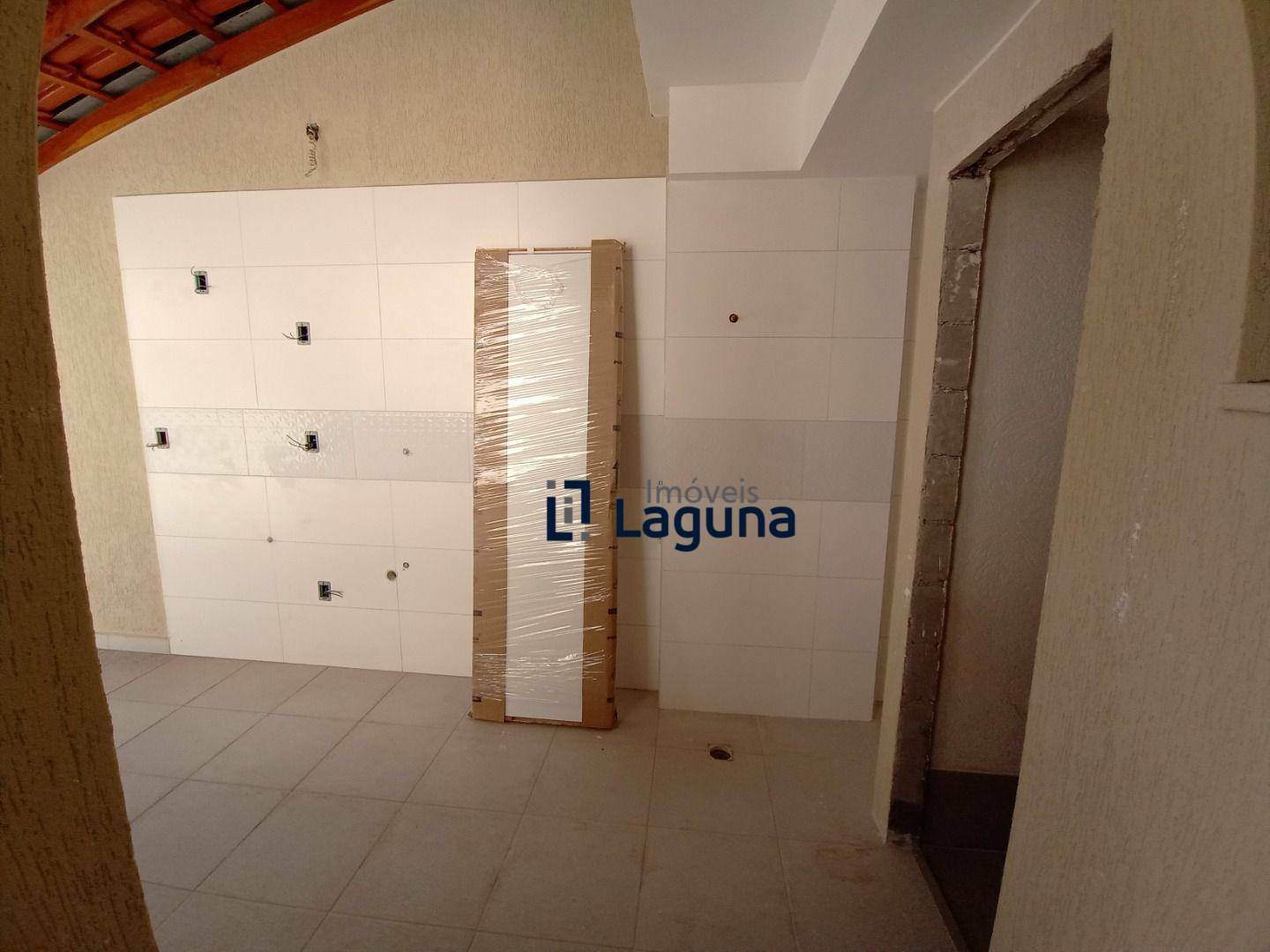 Cobertura à venda com 2 quartos, 90m² - Foto 4