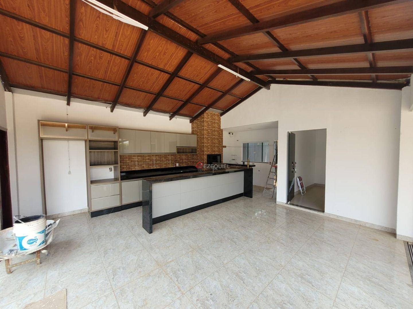 Casa para alugar com 2 quartos, 150m² - Foto 3