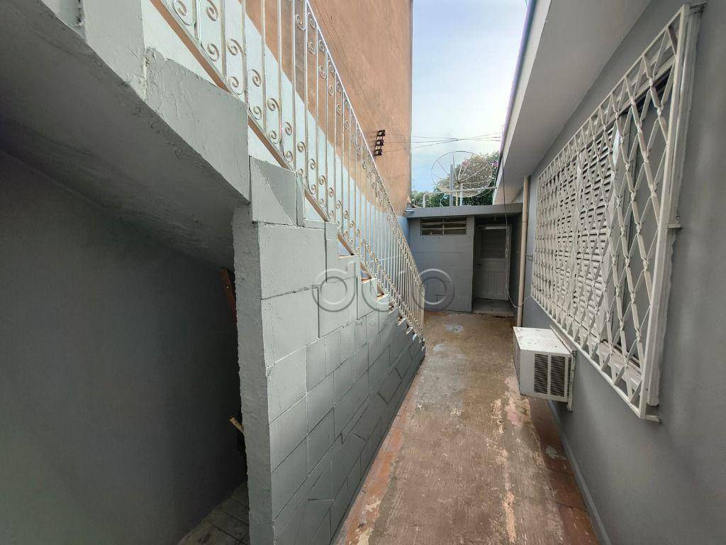 Casa para alugar com 3 quartos, 298m² - Foto 32