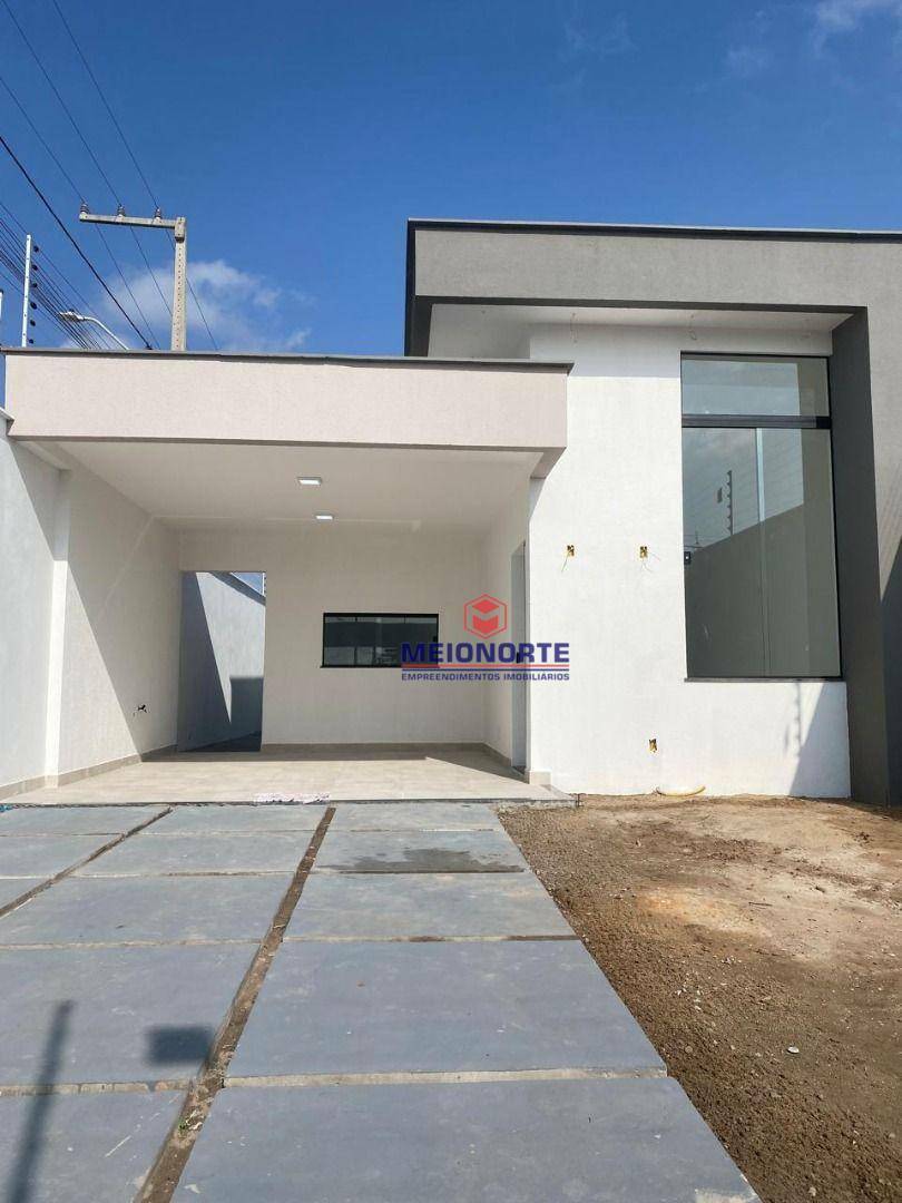 Casa à venda com 3 quartos, 121m² - Foto 1