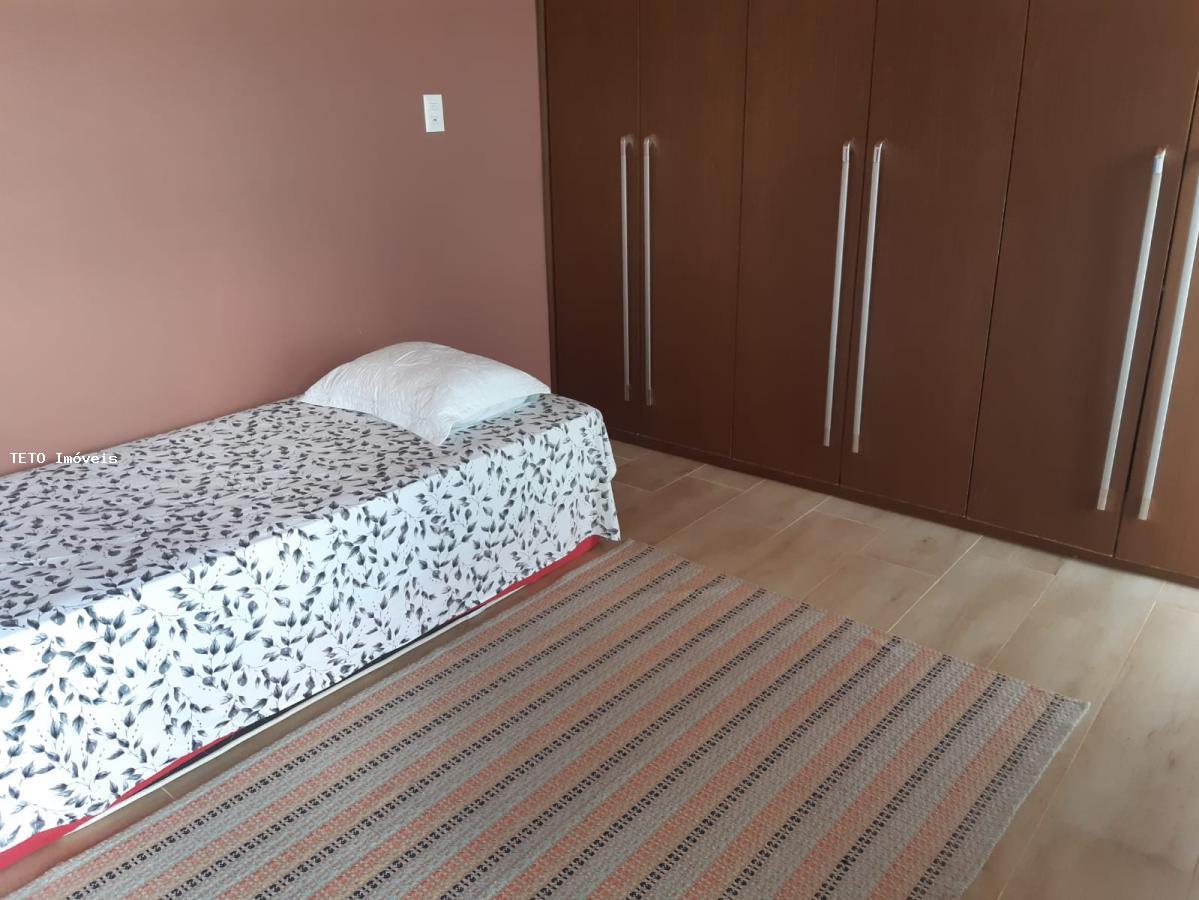 Casa à venda com 2 quartos, 500m² - Foto 2