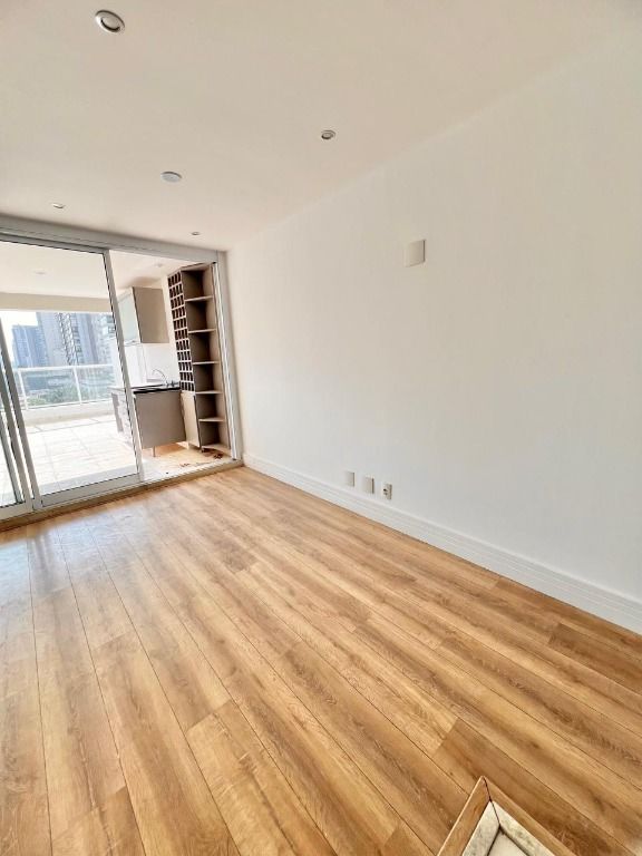 Apartamento para alugar com 2 quartos, 93m² - Foto 2