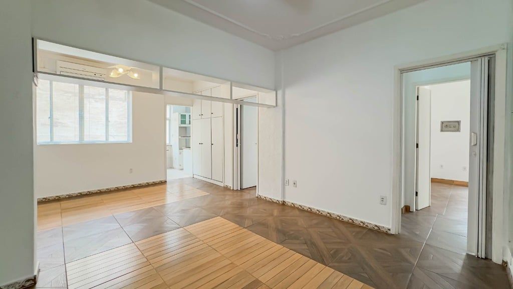 Apartamento à venda com 3 quartos, 101m² - Foto 1