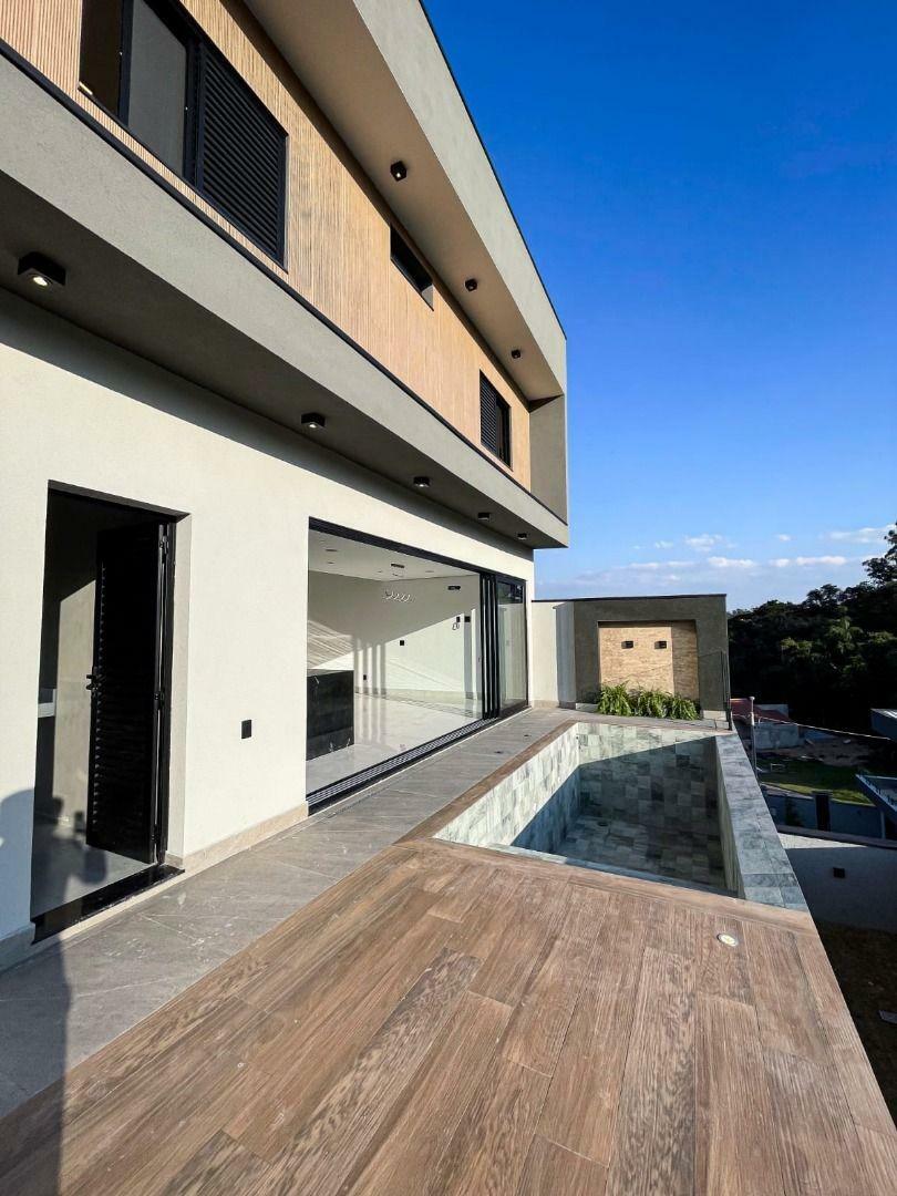 Sobrado à venda com 3 quartos, 238m² - Foto 4