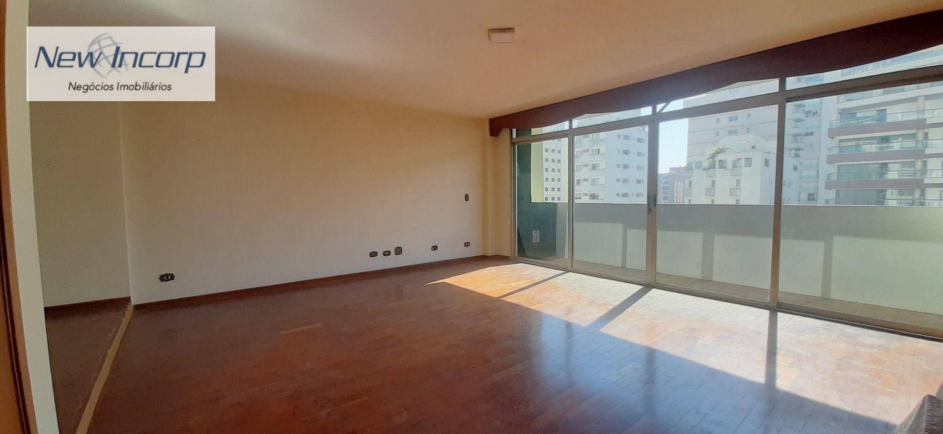 Apartamento à venda com 4 quartos, 210m² - Foto 1