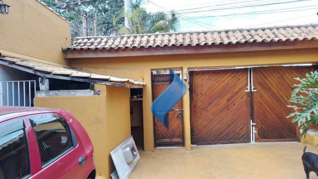 Casa à venda com 3 quartos, 200m² - Foto 2