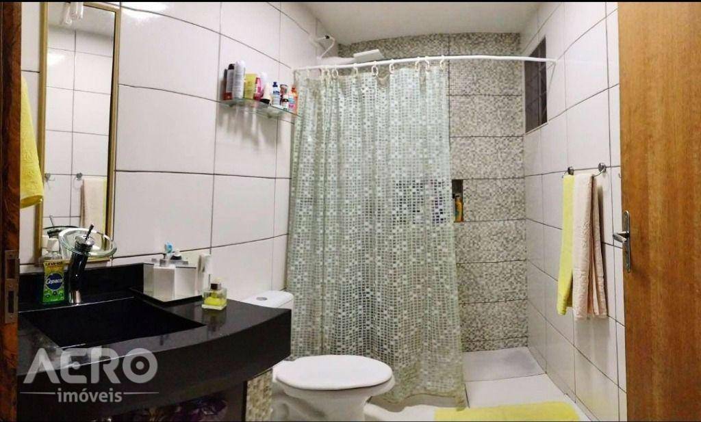 Casa à venda com 2 quartos, 90m² - Foto 4