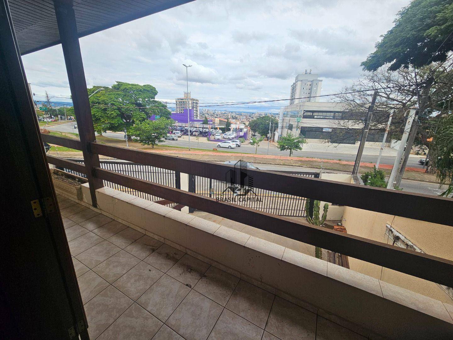 Sobrado à venda com 3 quartos, 300m² - Foto 3