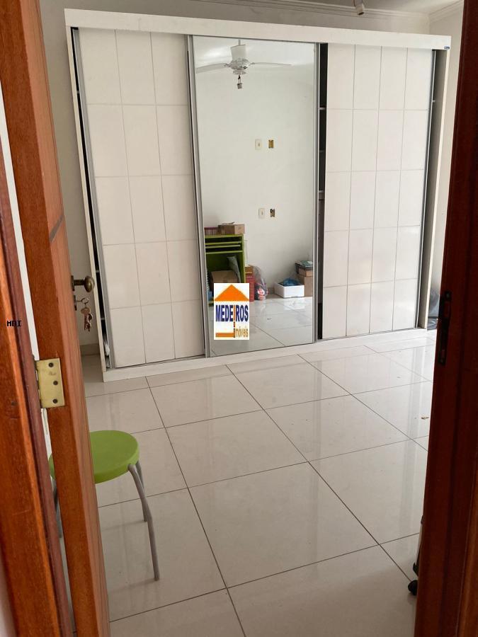 Casa à venda com 5 quartos, 280m² - Foto 4