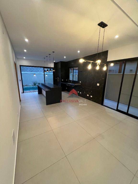 Casa de Condomínio à venda com 4 quartos, 250m² - Foto 5