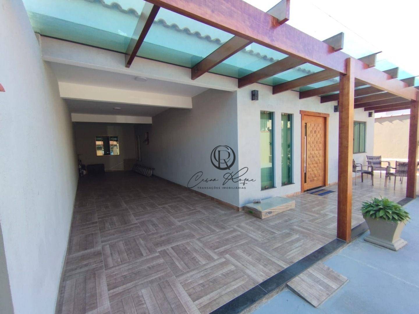 Casa de Condomínio à venda com 4 quartos, 216m² - Foto 2