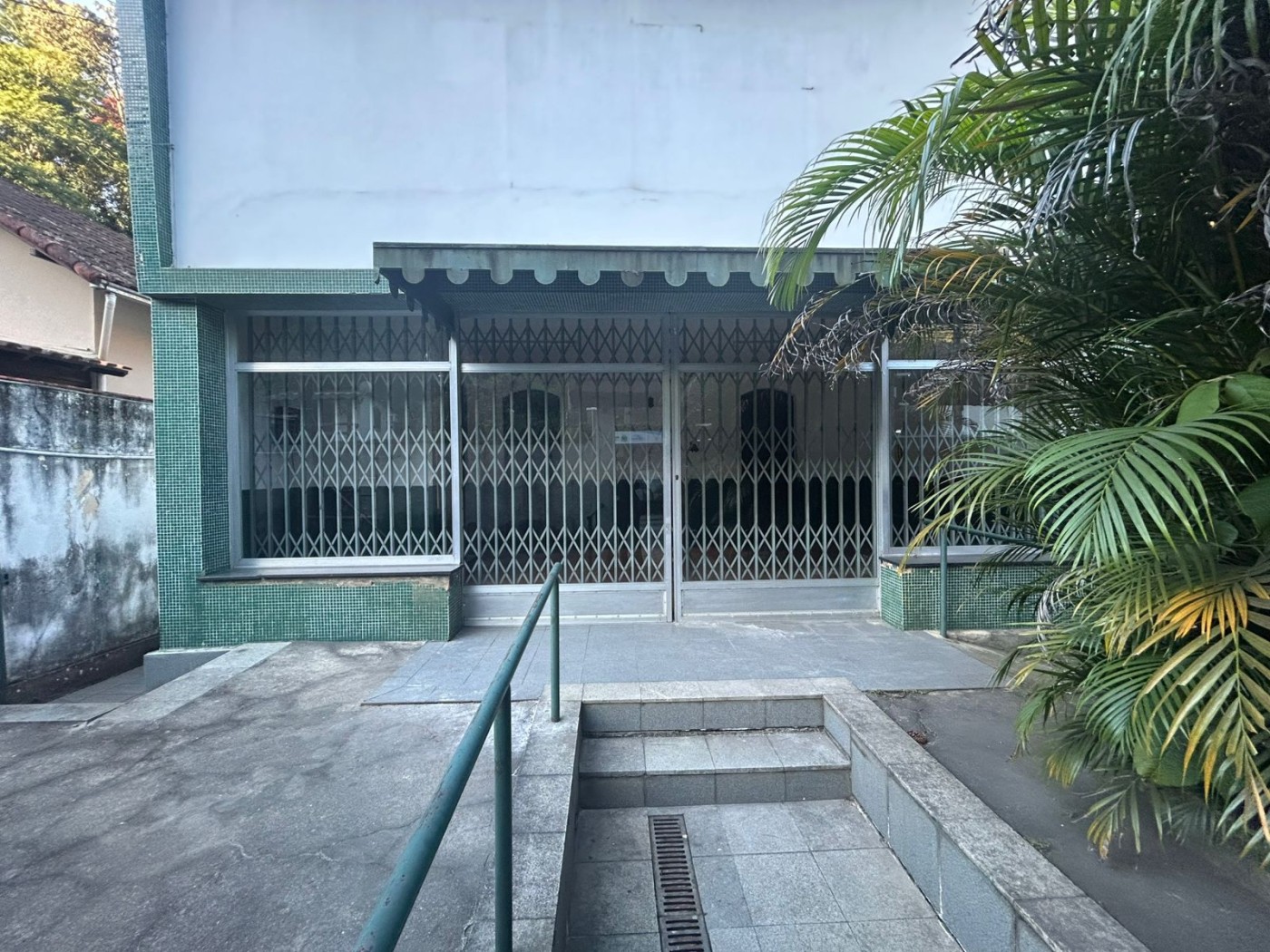 Casa à venda com 3 quartos, 250m² - Foto 2
