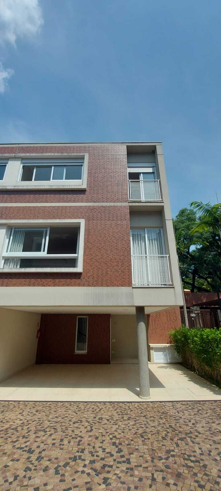 Casa de Condomínio à venda com 4 quartos, 300m² - Foto 1