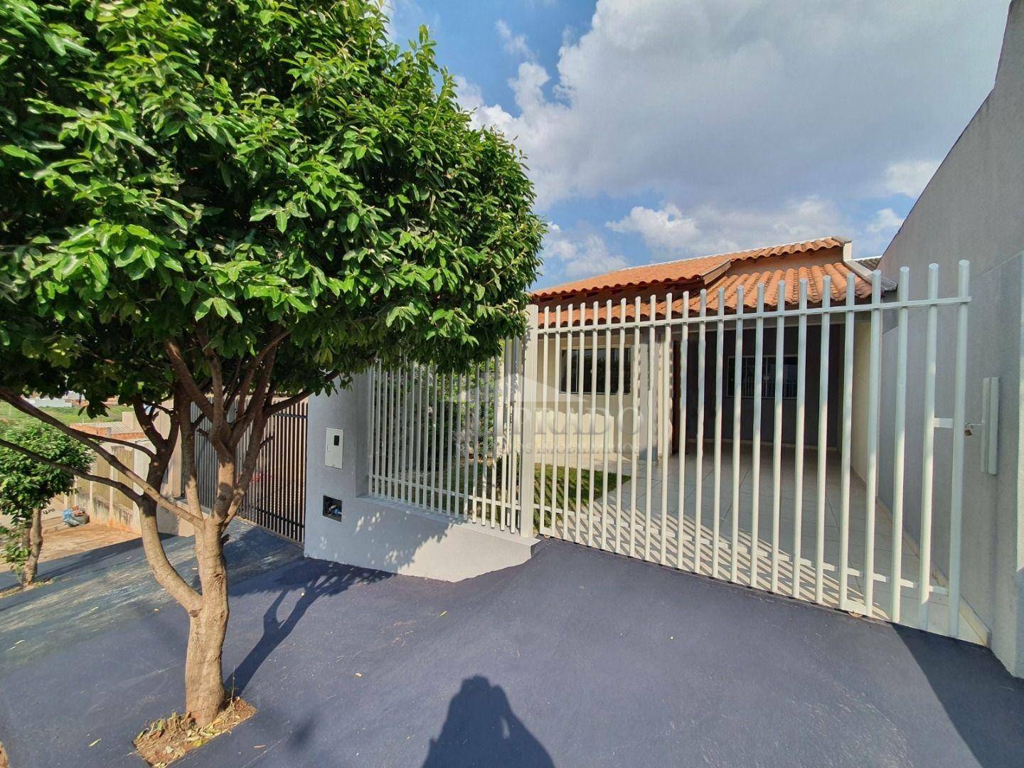 Casa à venda com 2 quartos, 81m² - Foto 1