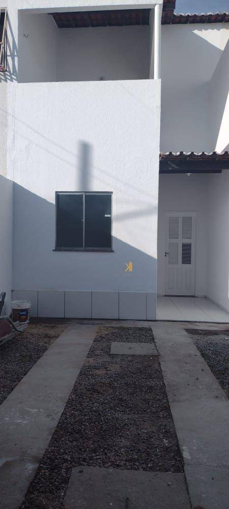 Casa à venda com 3 quartos, 88m² - Foto 1