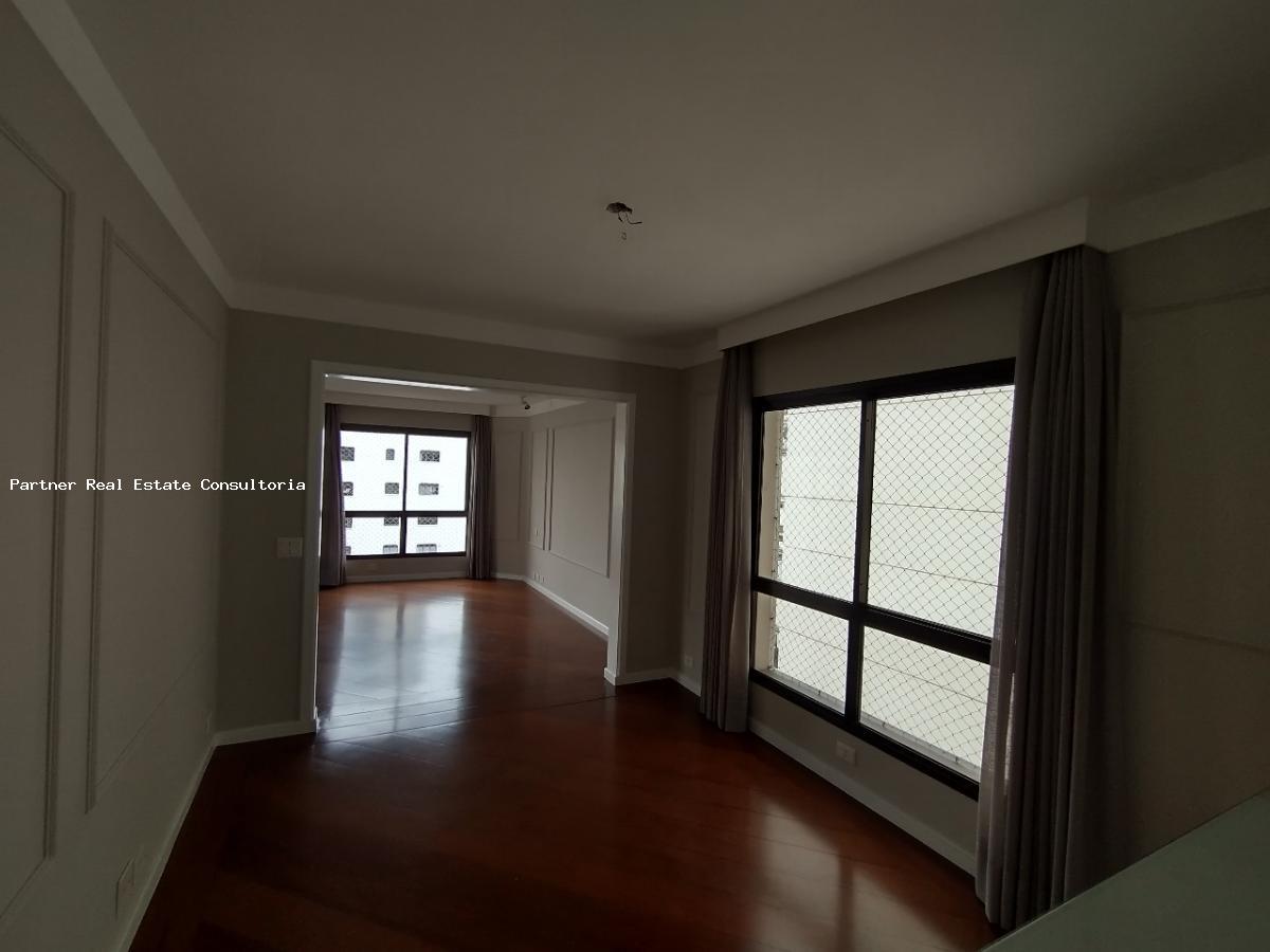 Apartamento à venda com 3 quartos, 198m² - Foto 9