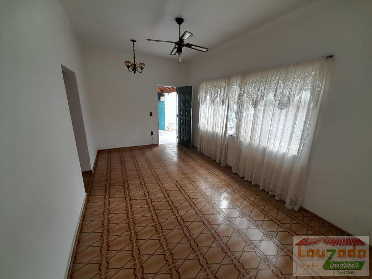 Casa à venda com 4 quartos, 291m² - Foto 3