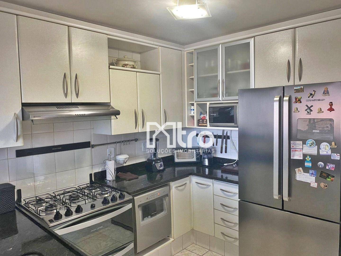 Apartamento à venda com 4 quartos, 180m² - Foto 9