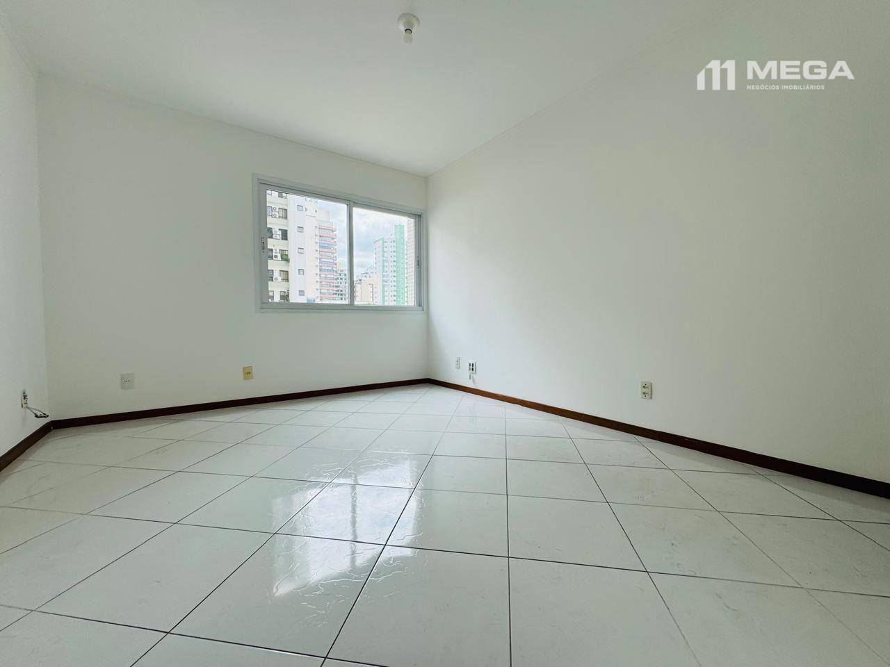 Apartamento à venda com 3 quartos, 130m² - Foto 12