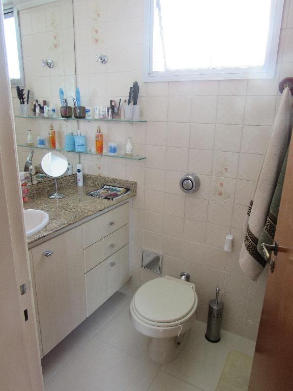 Apartamento à venda com 3 quartos, 107m² - Foto 23