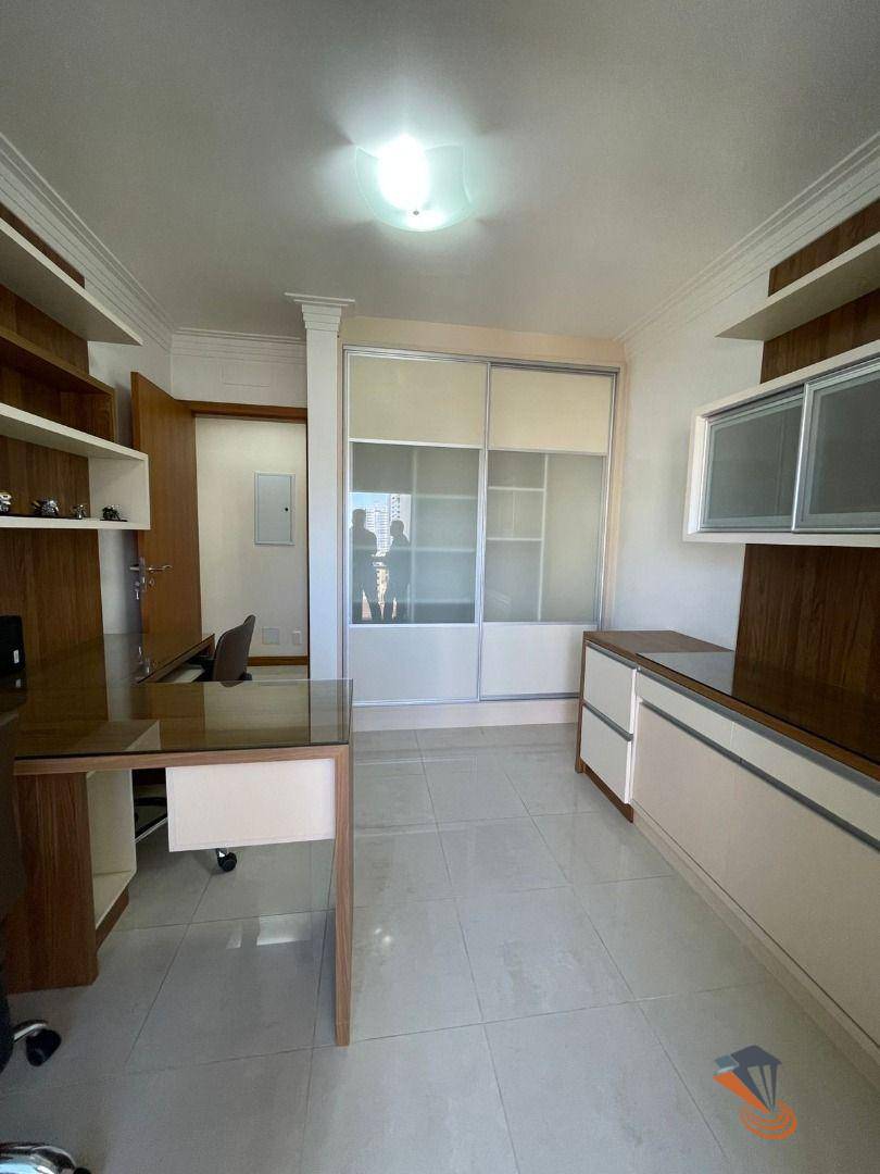 Apartamento à venda com 4 quartos, 150m² - Foto 29