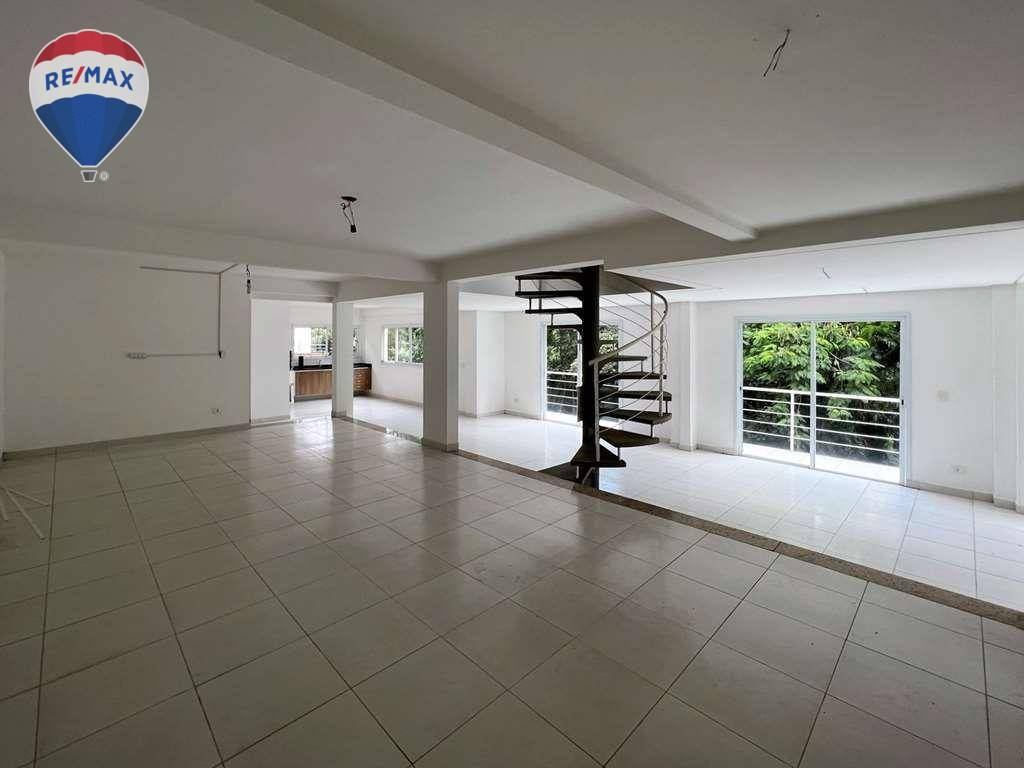 Casa para alugar com 4 quartos, 380m² - Foto 28