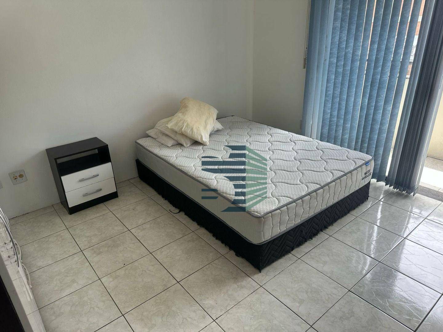 Apartamento para alugar com 2 quartos, 70m² - Foto 4