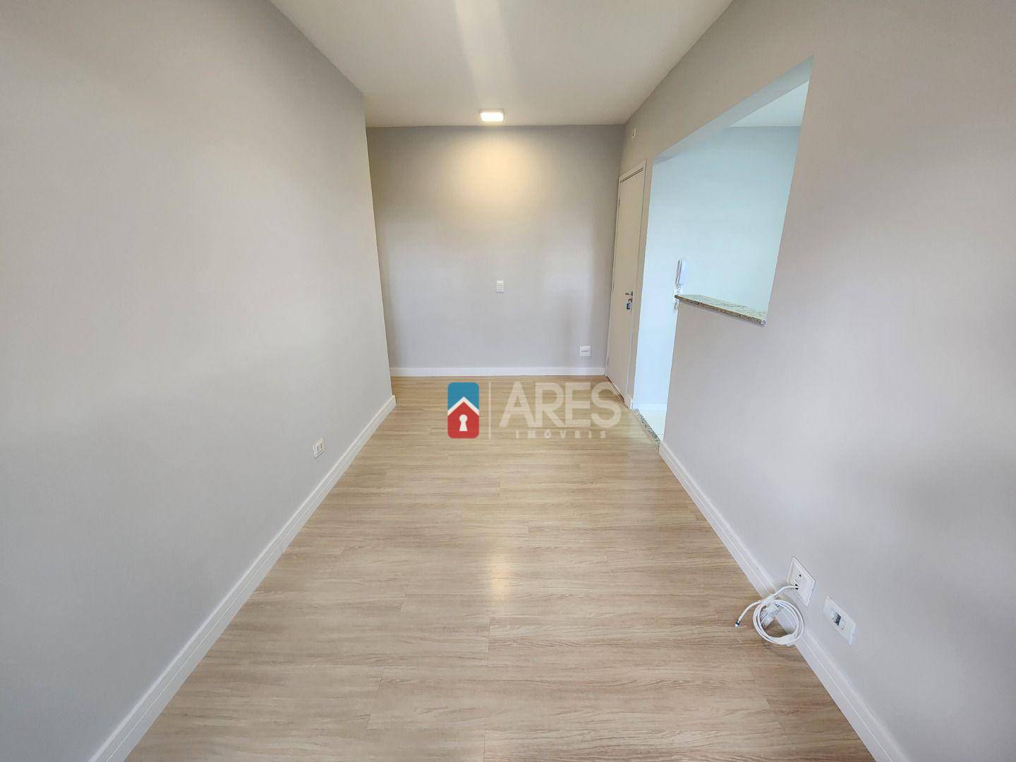 Apartamento à venda com 2 quartos, 60m² - Foto 2