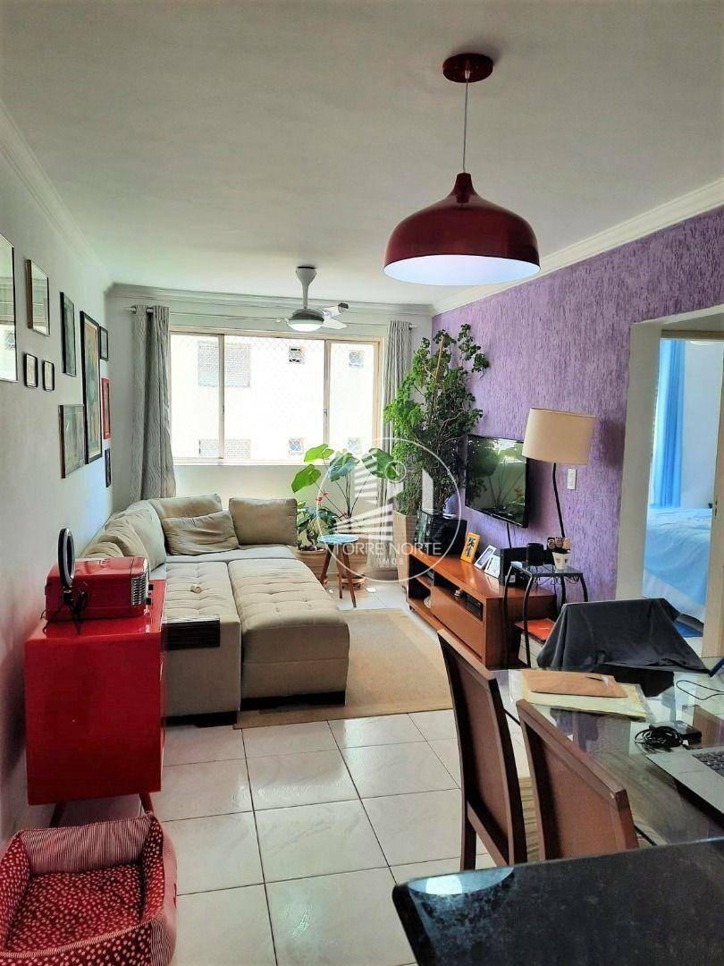 Apartamento à venda com 2 quartos, 70m² - Foto 1