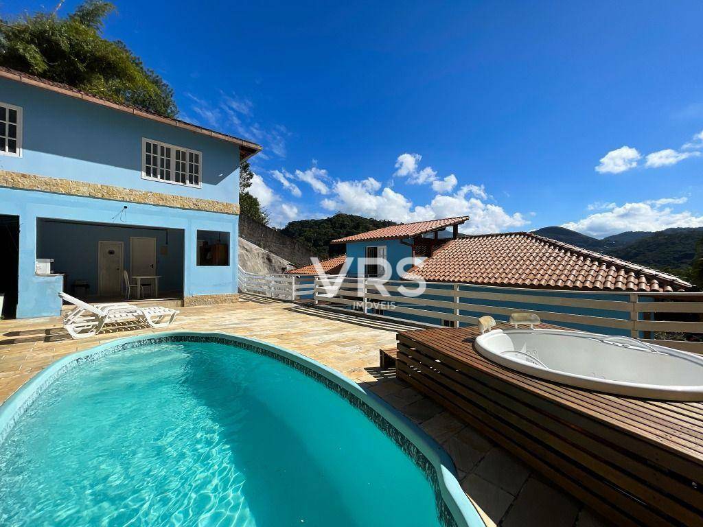 Casa à venda com 5 quartos, 220m² - Foto 62