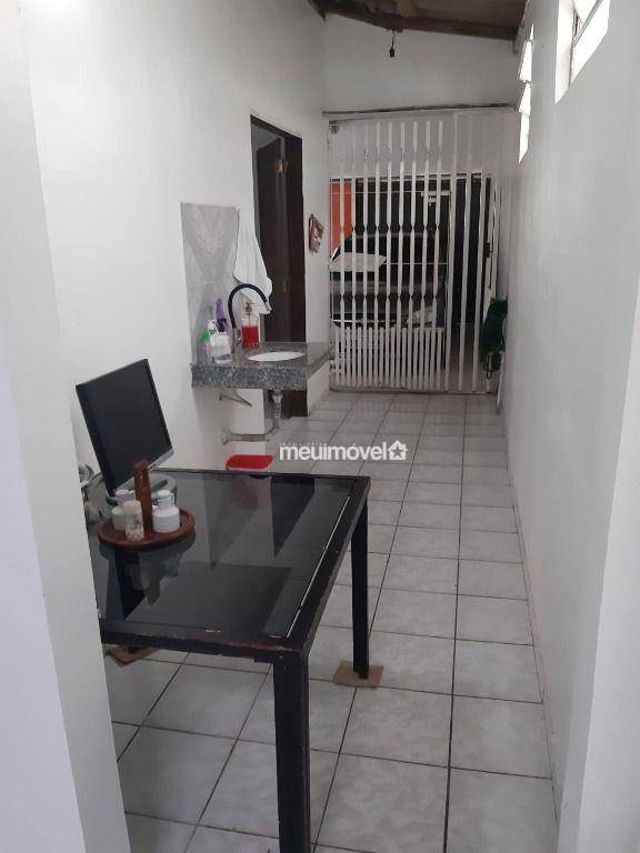 Casa à venda com 3 quartos, 200m² - Foto 11