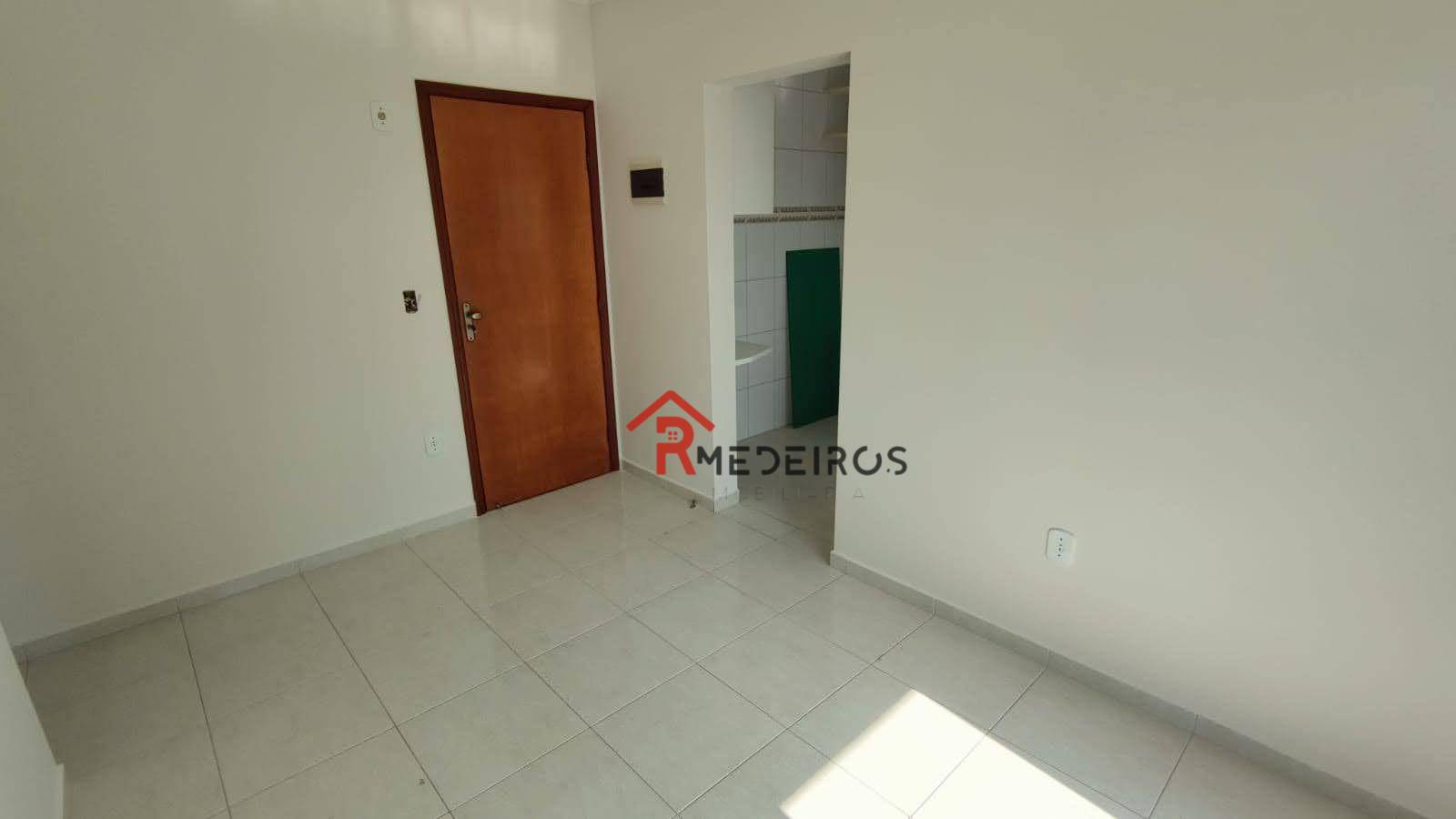 Apartamento à venda com 2 quartos, 75m² - Foto 2