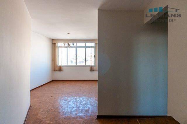 Apartamento à venda com 2 quartos, 65m² - Foto 2