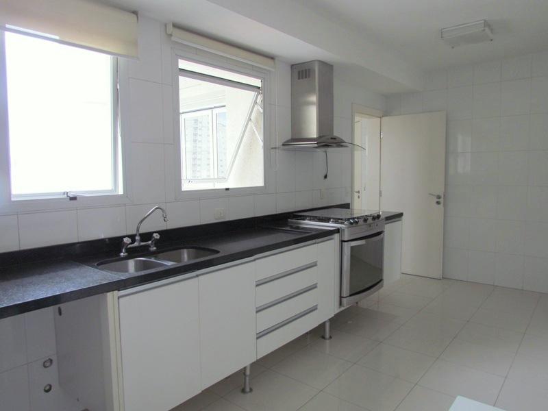 Apartamento para alugar com 4 quartos, 226m² - Foto 10