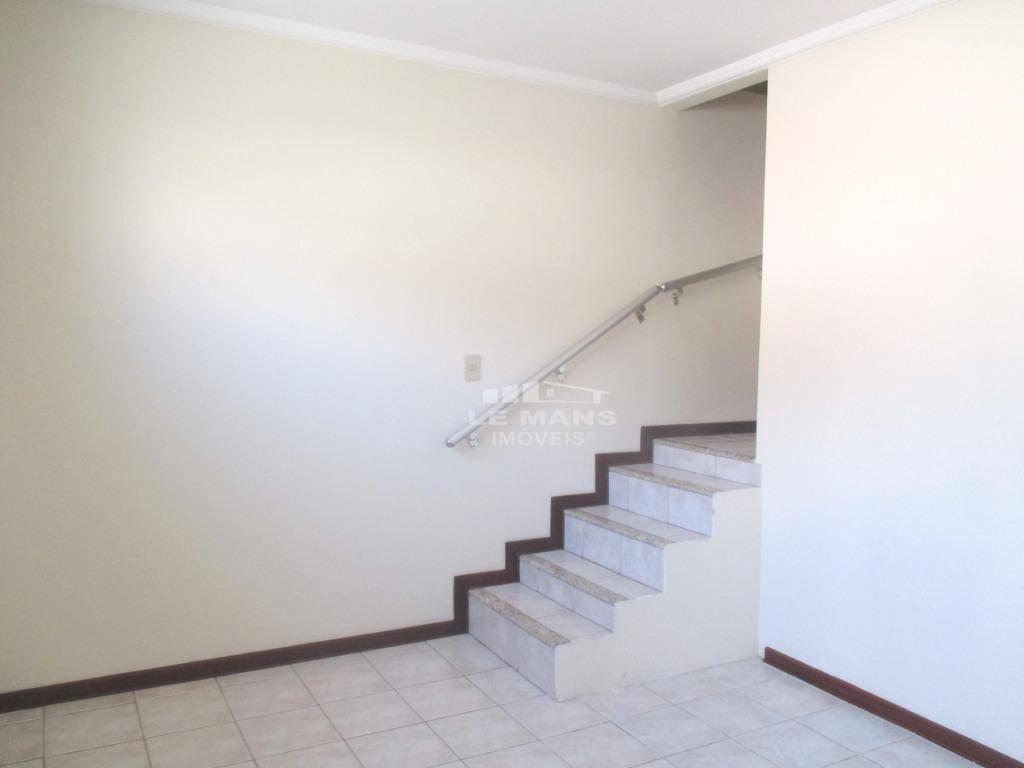 Casa à venda com 3 quartos, 103m² - Foto 3