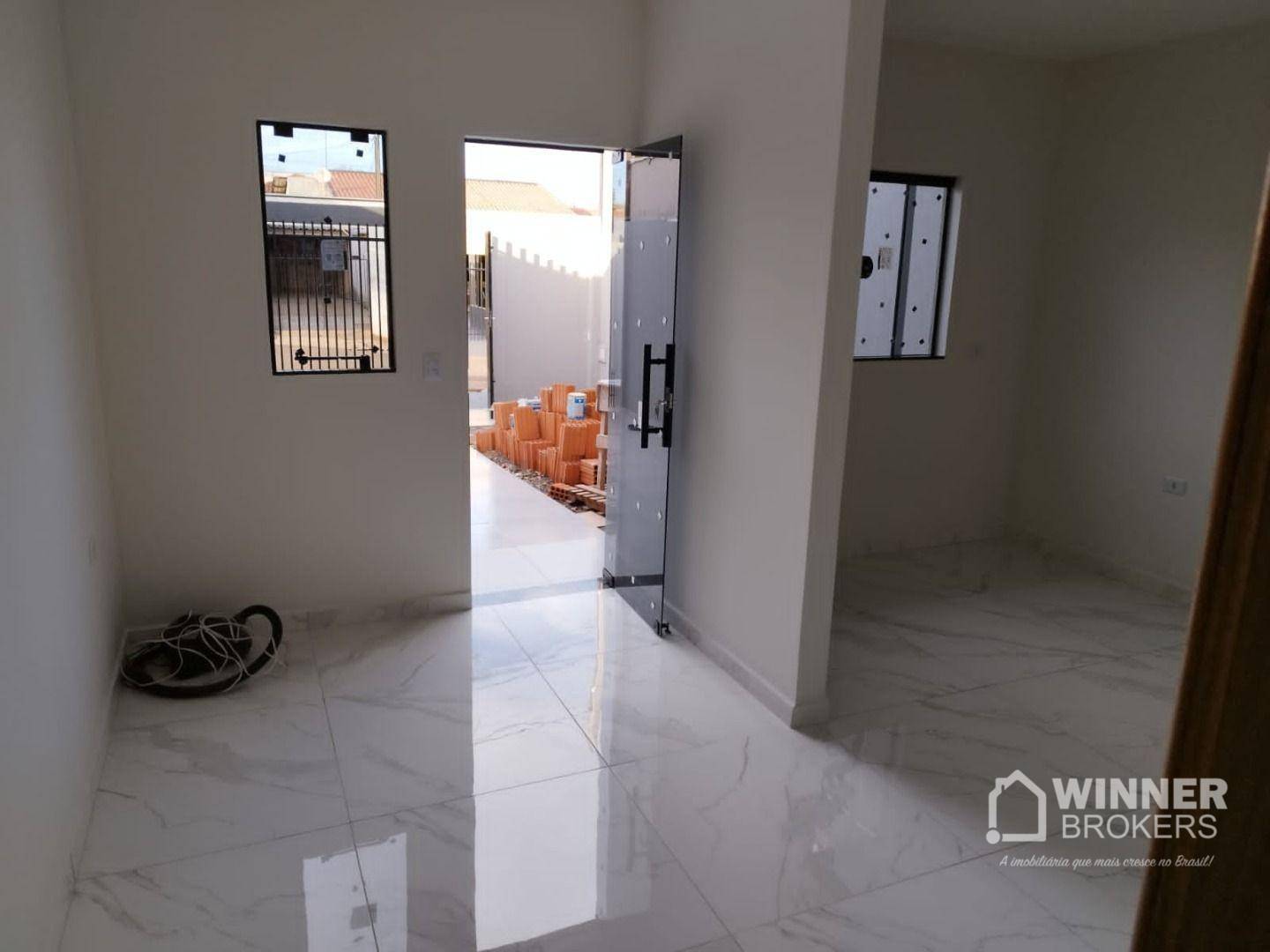 Casa à venda com 2 quartos, 64m² - Foto 4