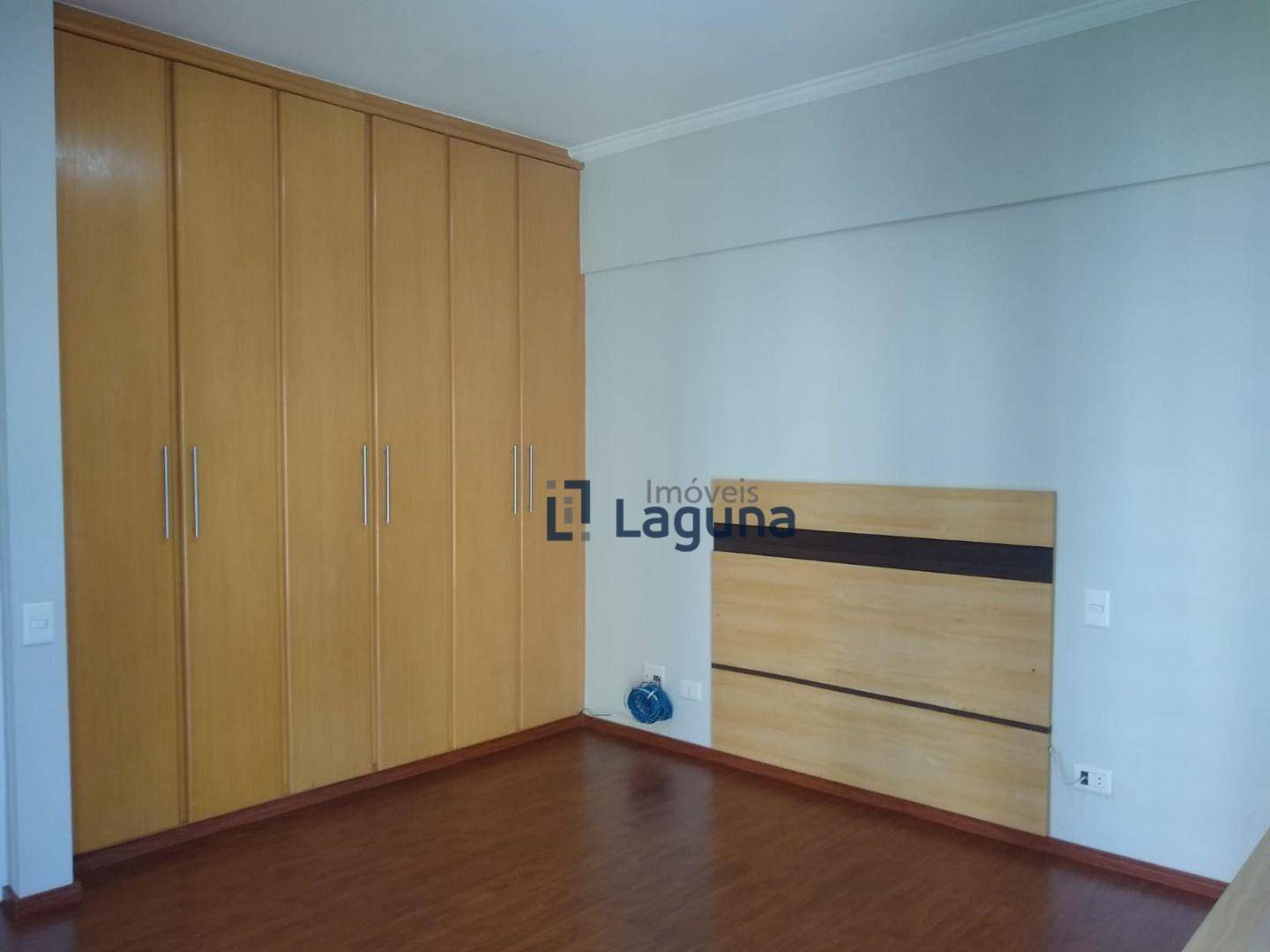 Apartamento à venda com 3 quartos, 180m² - Foto 19