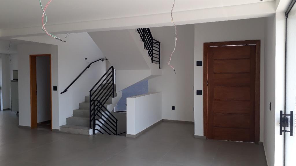 Sobrado à venda com 3 quartos, 340m² - Foto 1