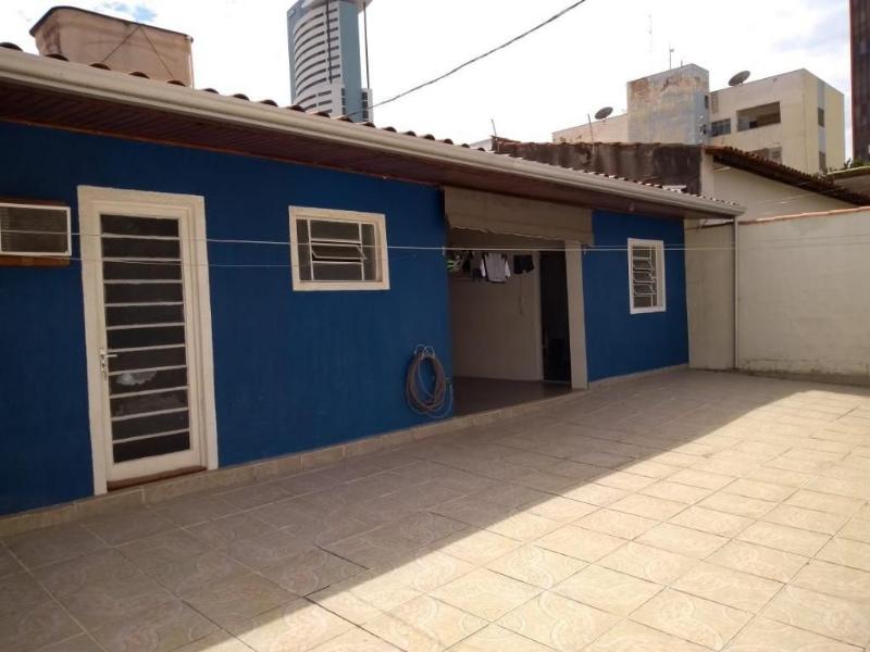 Casa à venda com 3 quartos, 220m² - Foto 3