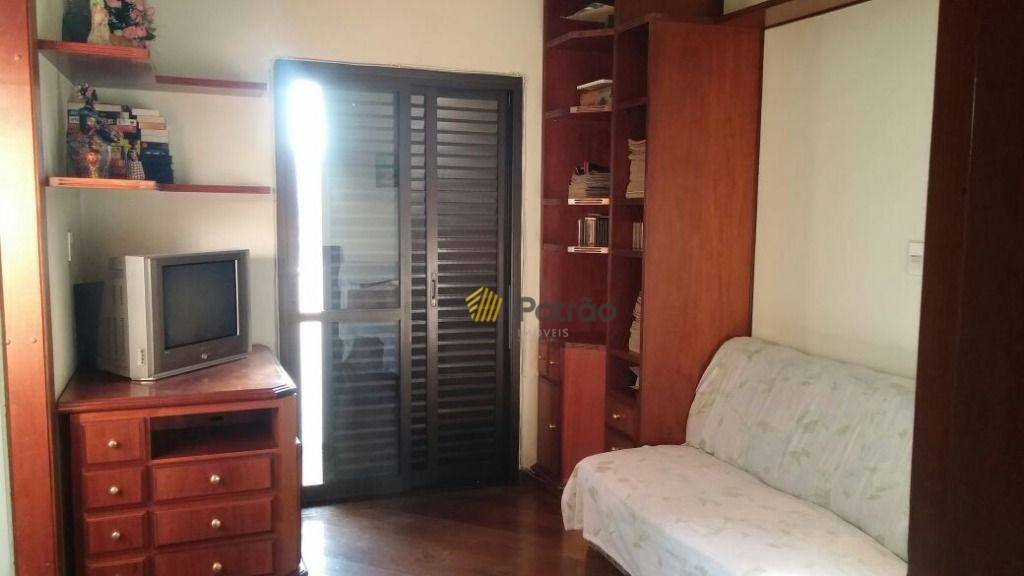 Apartamento à venda com 4 quartos, 190m² - Foto 28