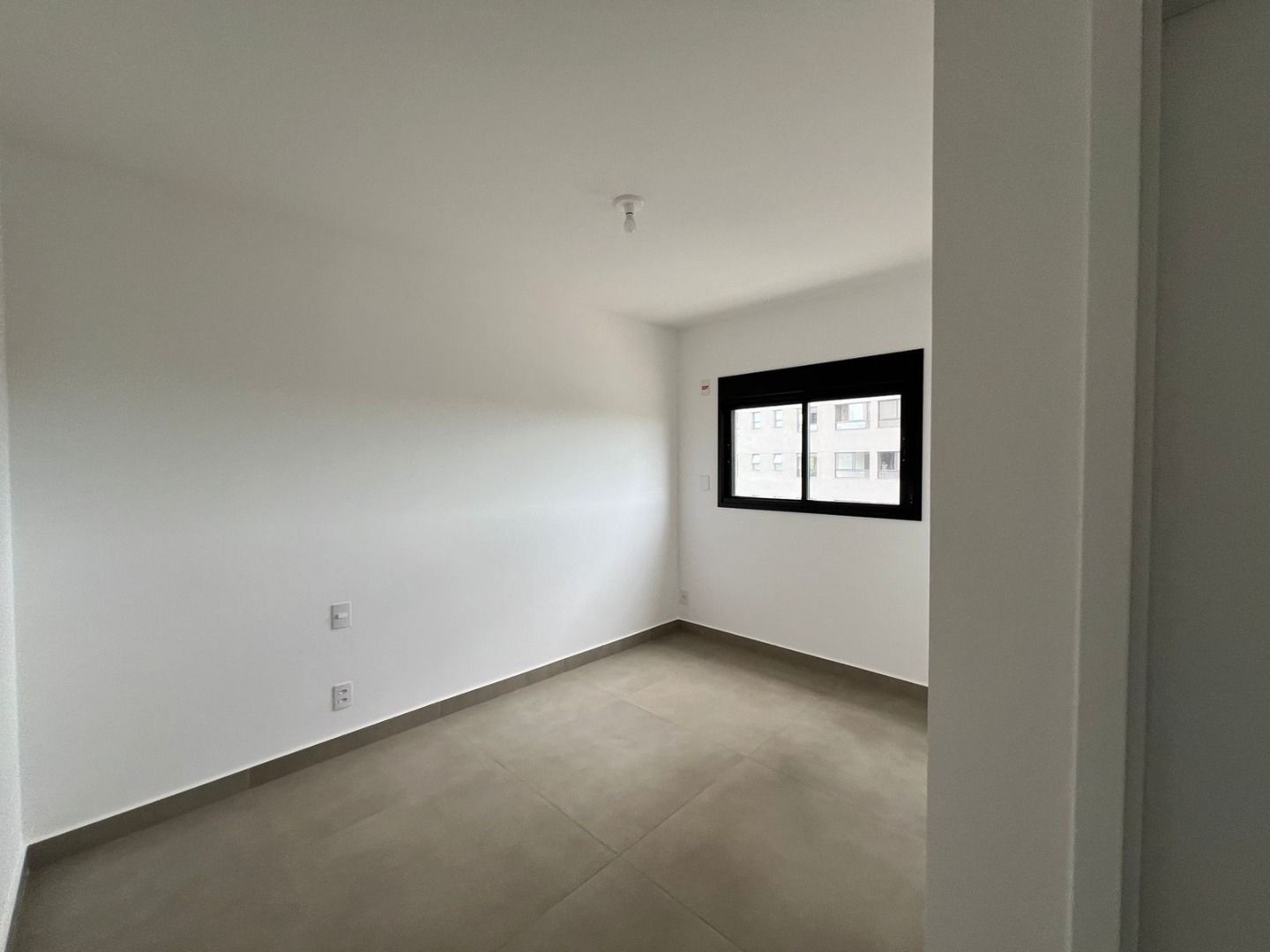 Apartamento à venda com 4 quartos, 198m² - Foto 14