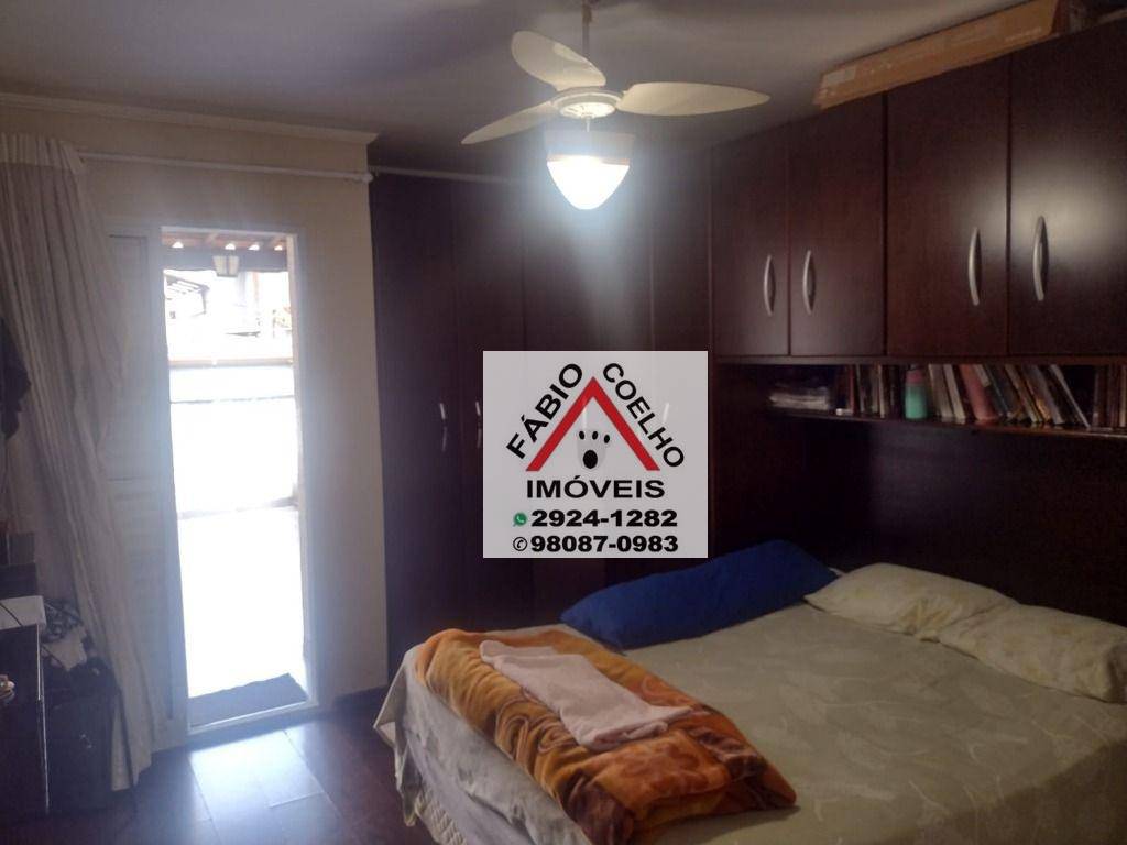 Sobrado à venda com 3 quartos, 150m² - Foto 1