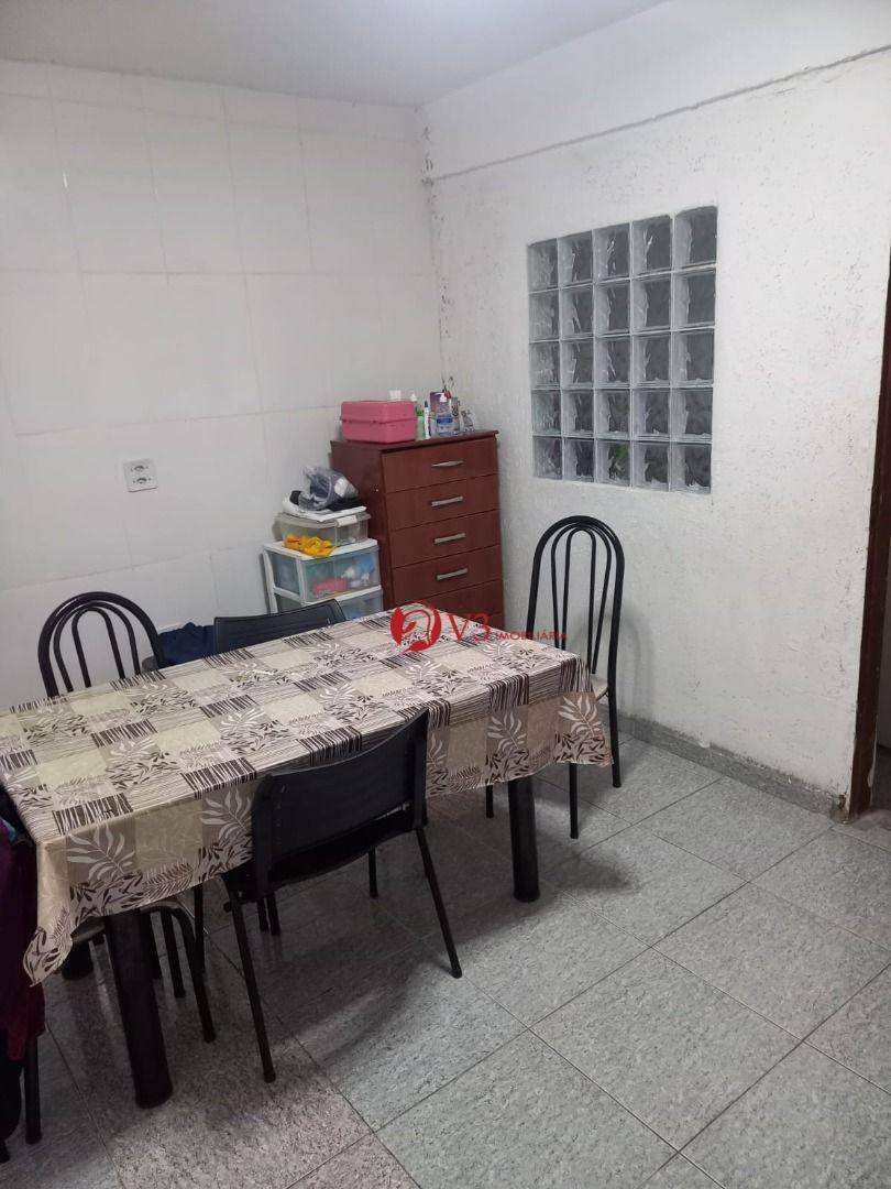 Sobrado à venda com 8 quartos, 221m² - Foto 3