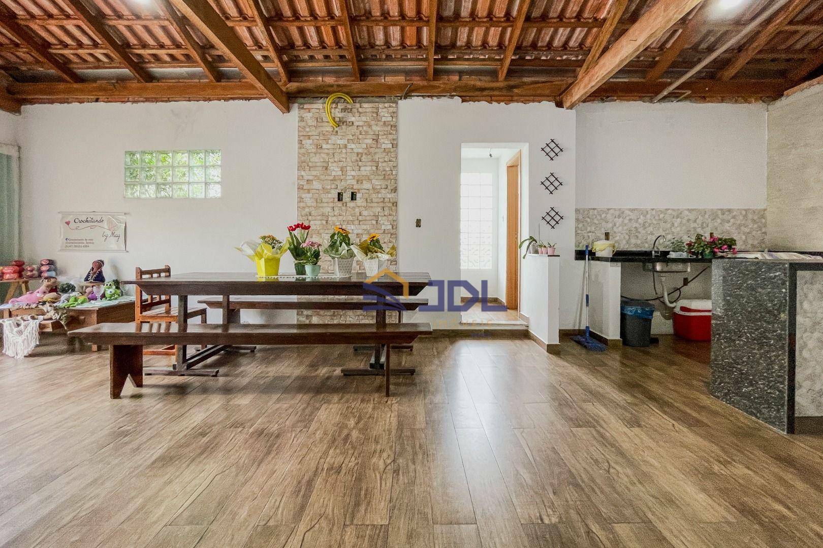 Casa à venda com 4 quartos, 270m² - Foto 11