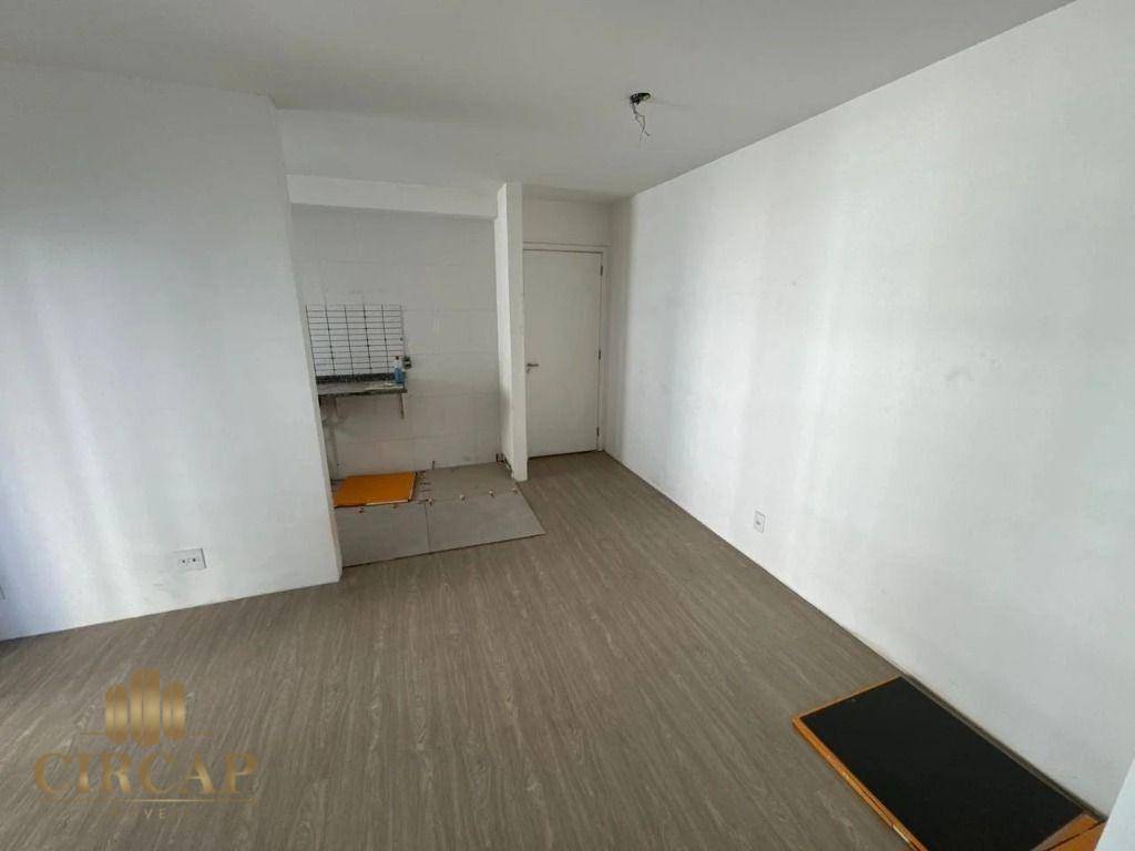 Apartamento à venda com 2 quartos, 60m² - Foto 2