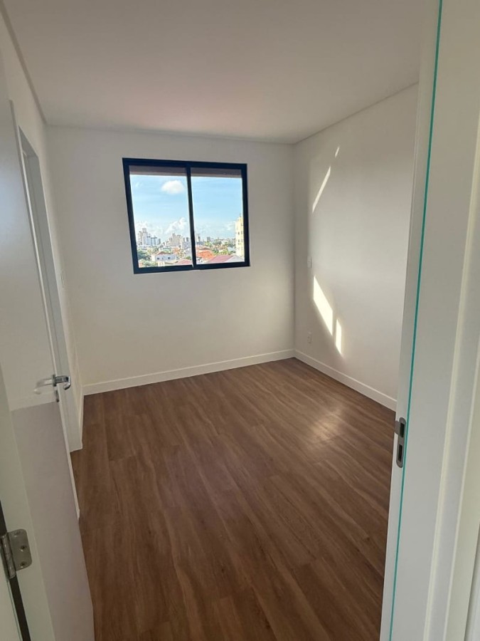 Apartamento à venda com 2 quartos, 68m² - Foto 3