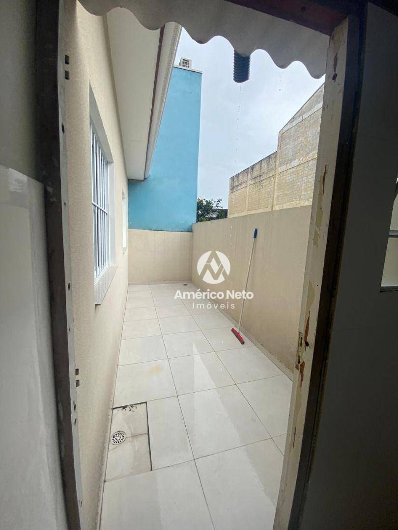 Casa para alugar com 2 quartos, 98m² - Foto 2