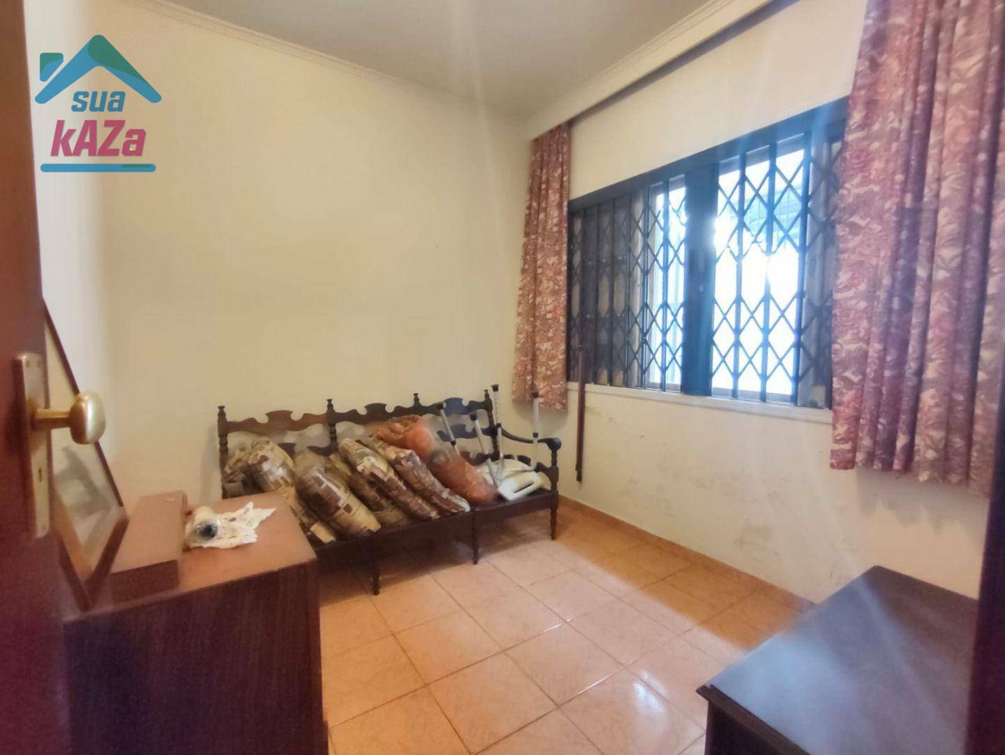 Casa à venda com 4 quartos, 250m² - Foto 18